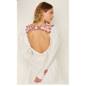 New Stella Pardo Paris Mahima Dress
Handmade decorated with crochet flowers